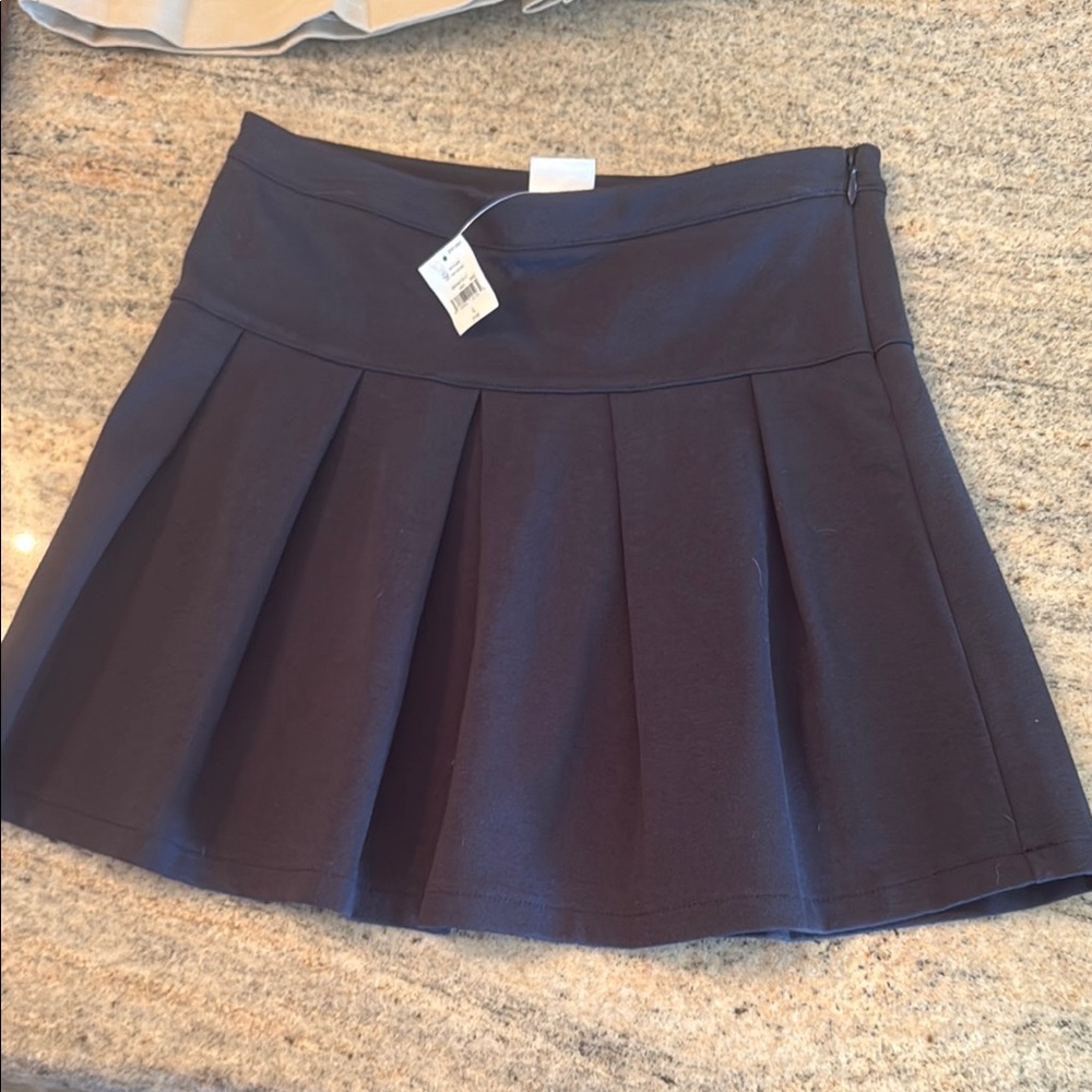 GAP Navy Pleated Skirt, size 10 New with Tags
